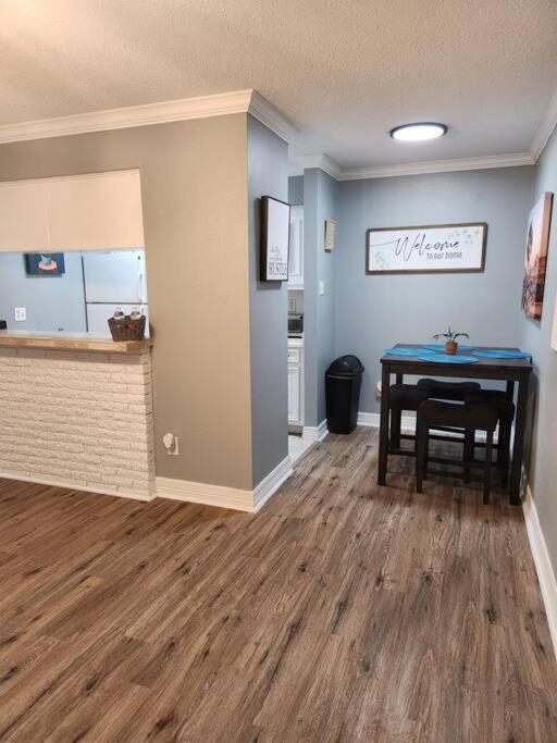 Blue Shark *E2* @ Midtown 1Br King Suite Houston Exterior photo